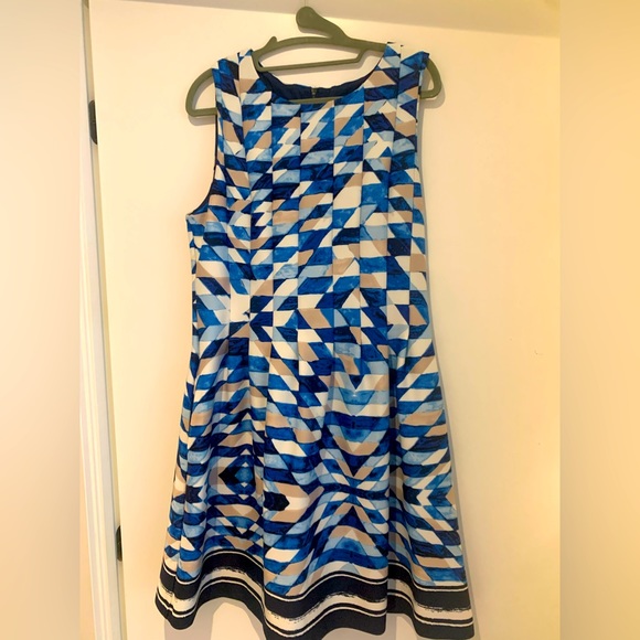 Vince Cumuto spring/summer Geometric pattern pleated waist  Dress Size 14 - Picture 1 of 6